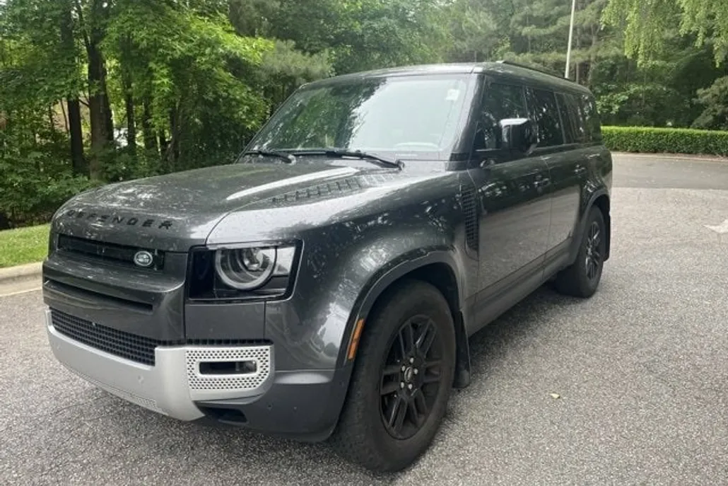 2024 Land Rover Defender S photo 1