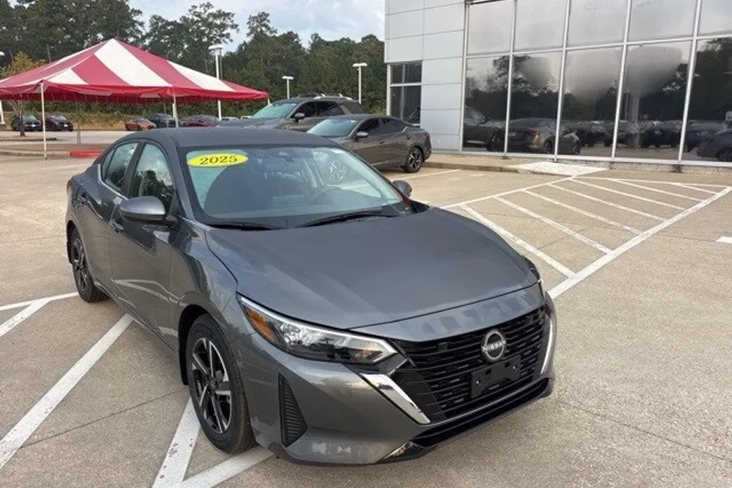 2025 Nissan Sentra SV photo 1