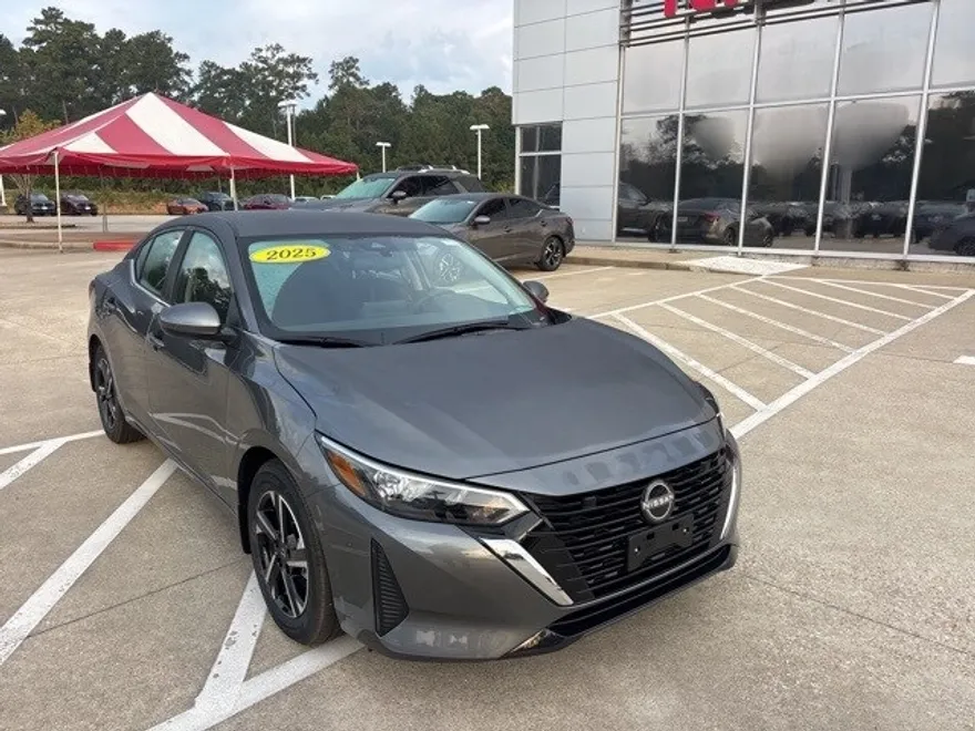 2025 Nissan Sentra SV photo 1