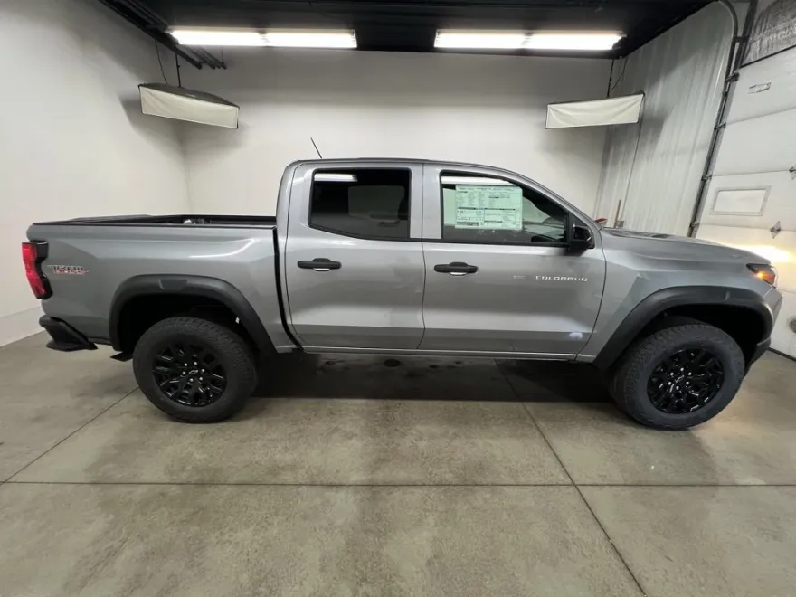 2026 Chevrolet Colorado Trail Boss photo 1