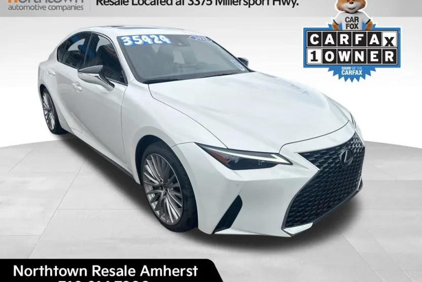 2022 Lexus IS 300 photo 1