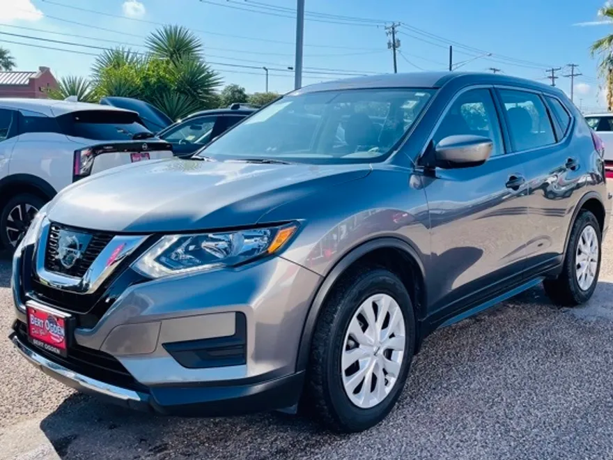 2017 Nissan Rogue S photo 1