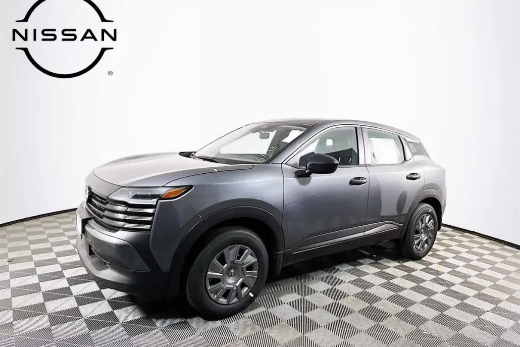 2025 Nissan Kicks S photo 1