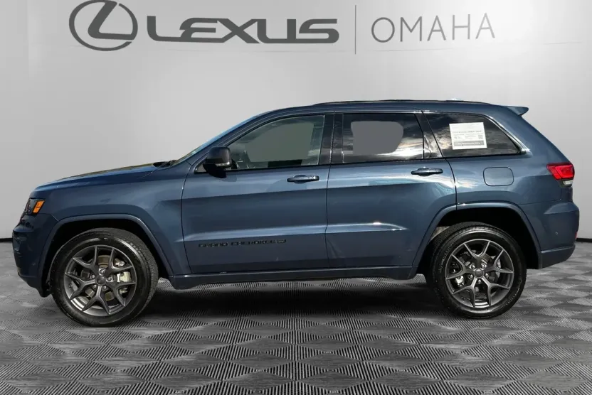 2021 Jeep Grand Cherokee photo 1