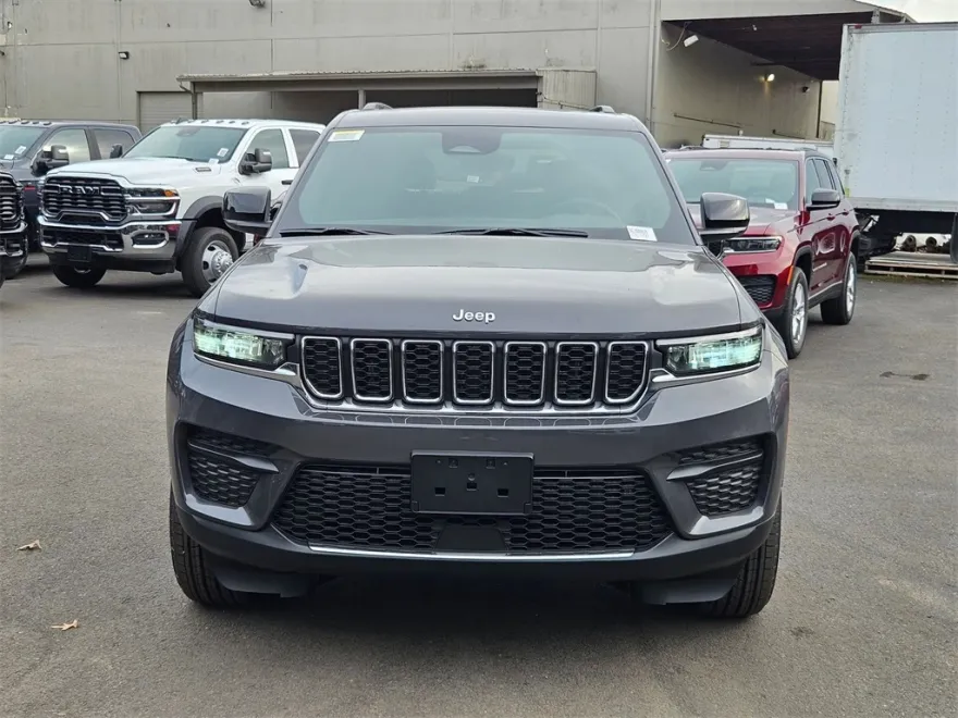 2025 Jeep Grand Cherokee Laredo X photo 1