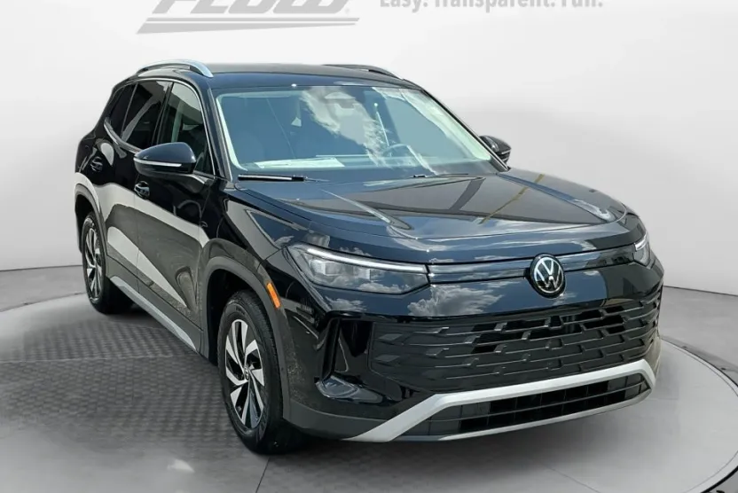 2025 Volkswagen Tiguan S photo 1