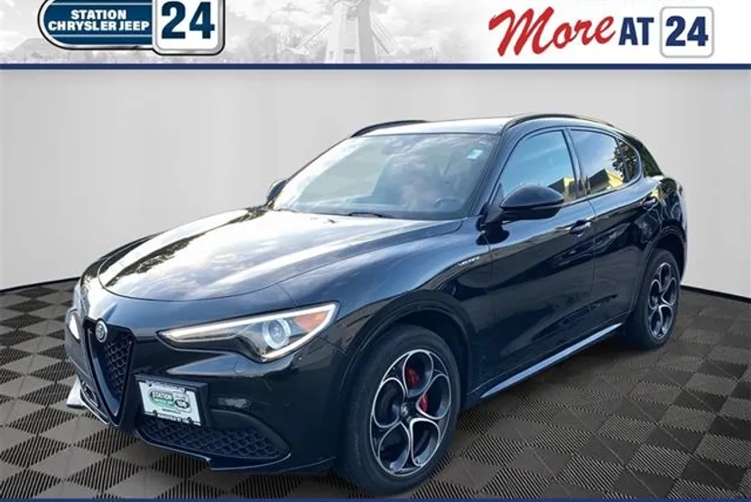 2022 Alfa Romeo Stelvio Ti photo 1
