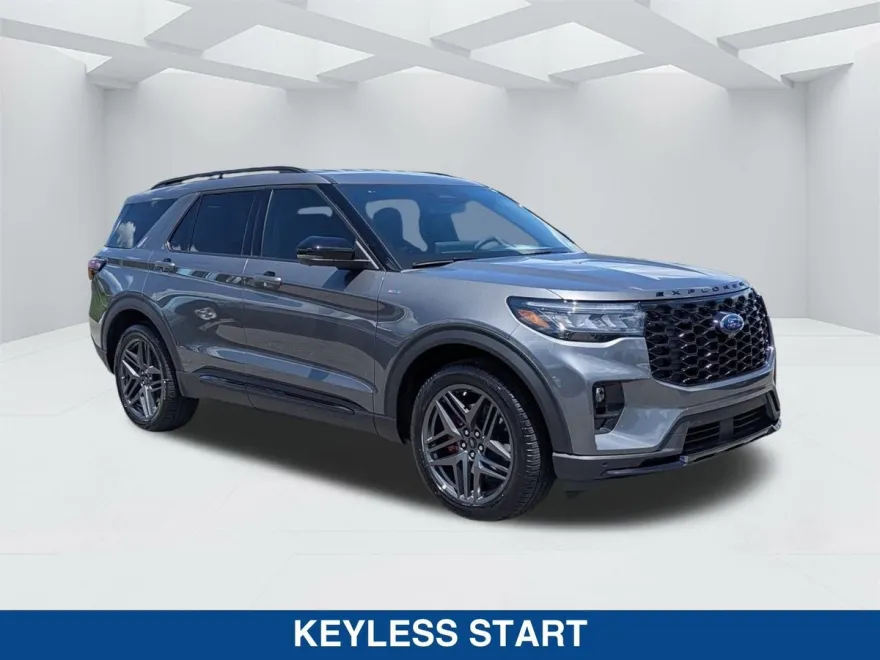 2025 Ford Explorer ST-Line photo 1