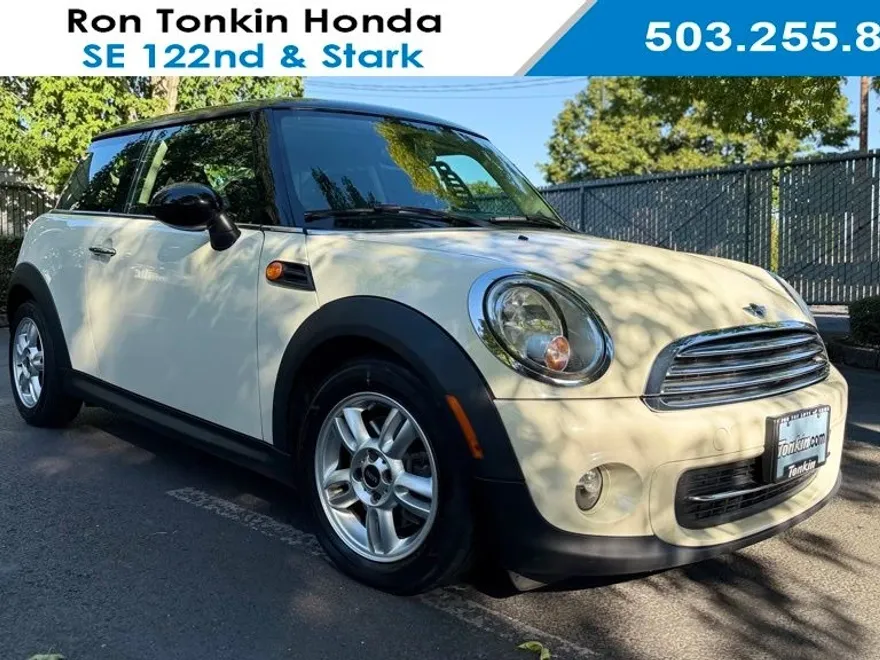 2013 Mini Cooper Base photo 1
