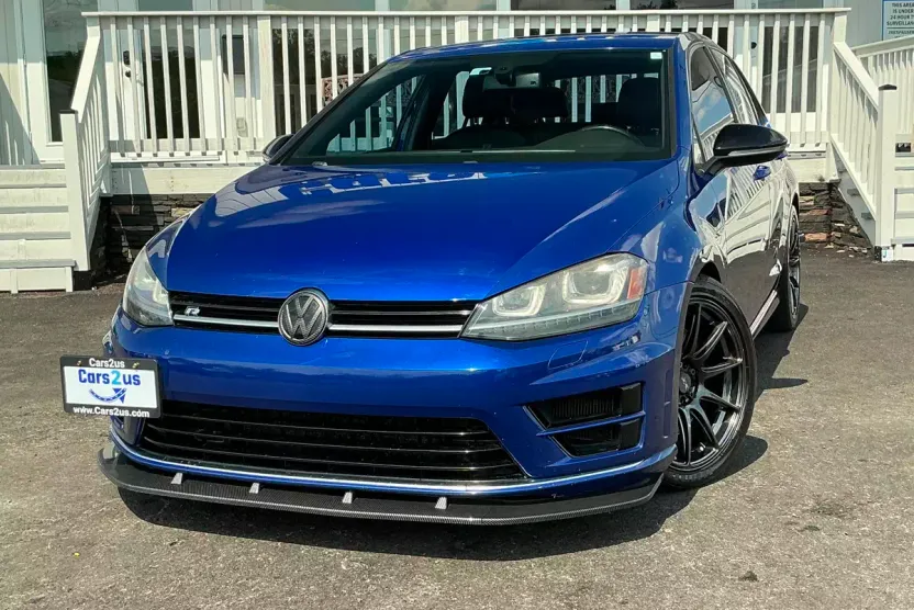 2016 Volkswagen Golf R photo 1