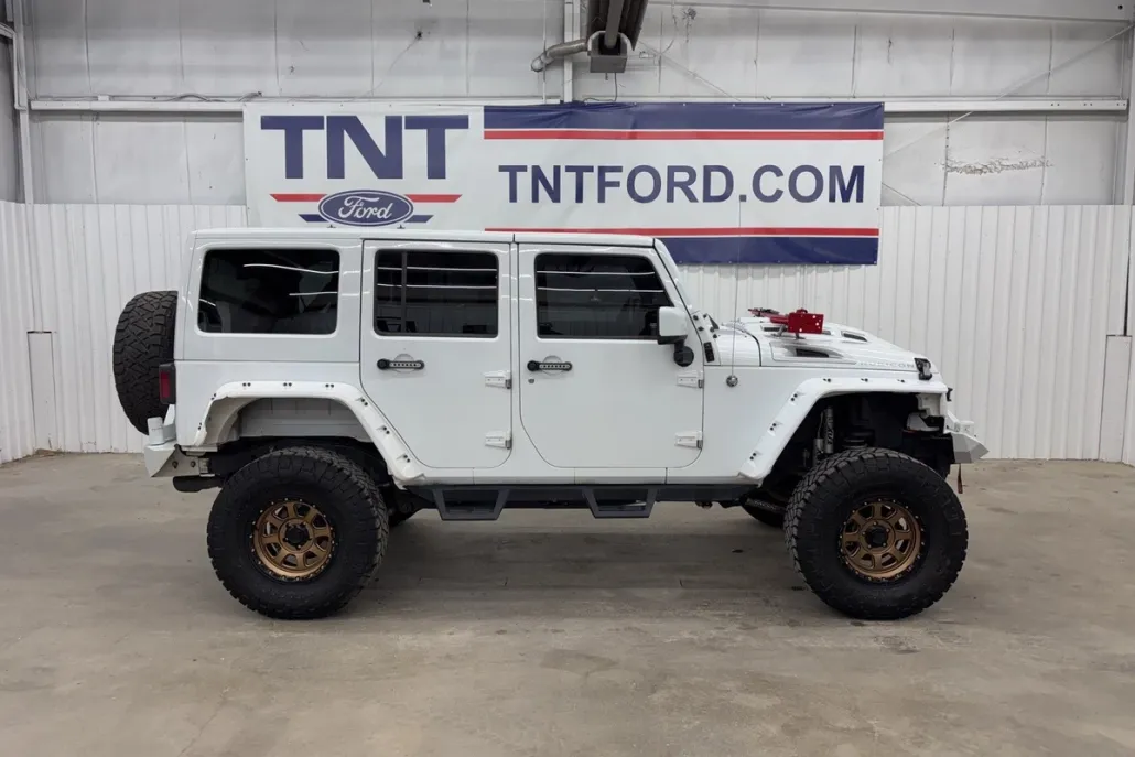 2016 Jeep Wrangler Unlimited Rubicon photo 1