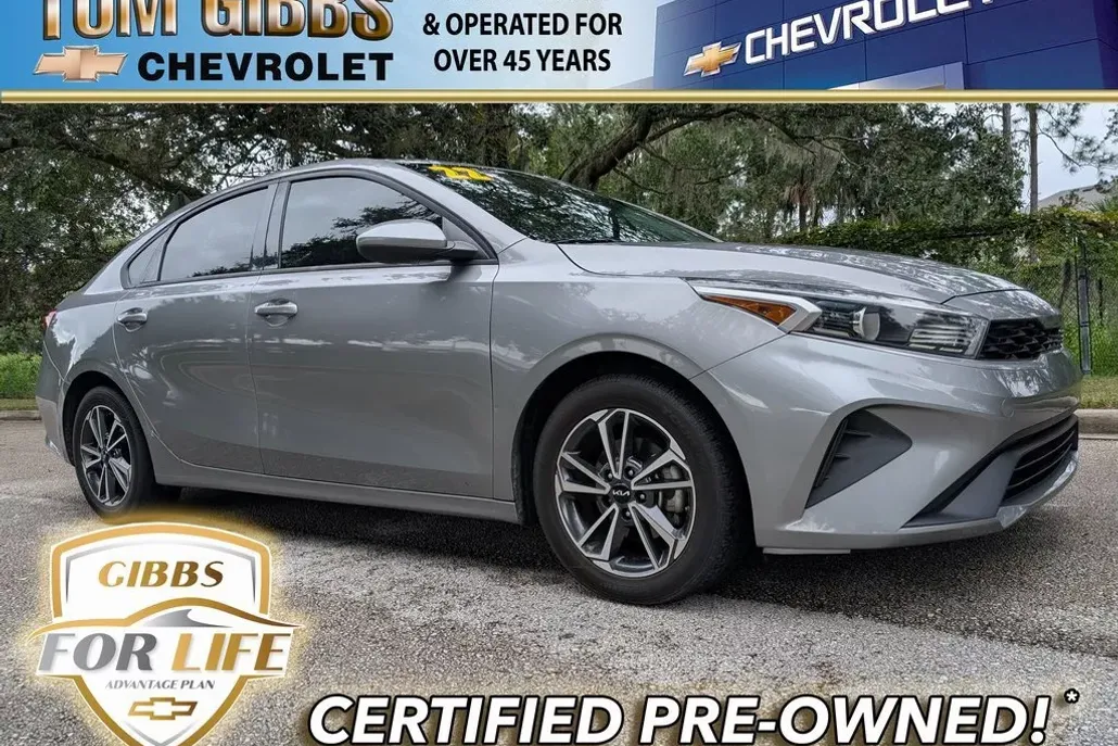 2022 Kia Forte LXS photo 1