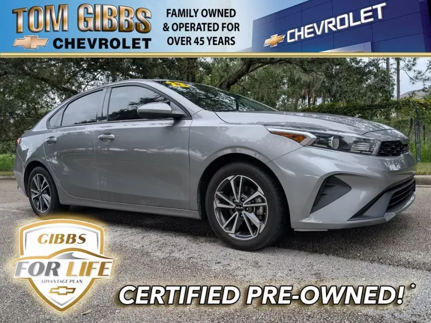 2022 Kia Forte LXS photo 1