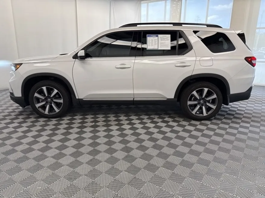 2025 Honda Pilot Touring photo 1