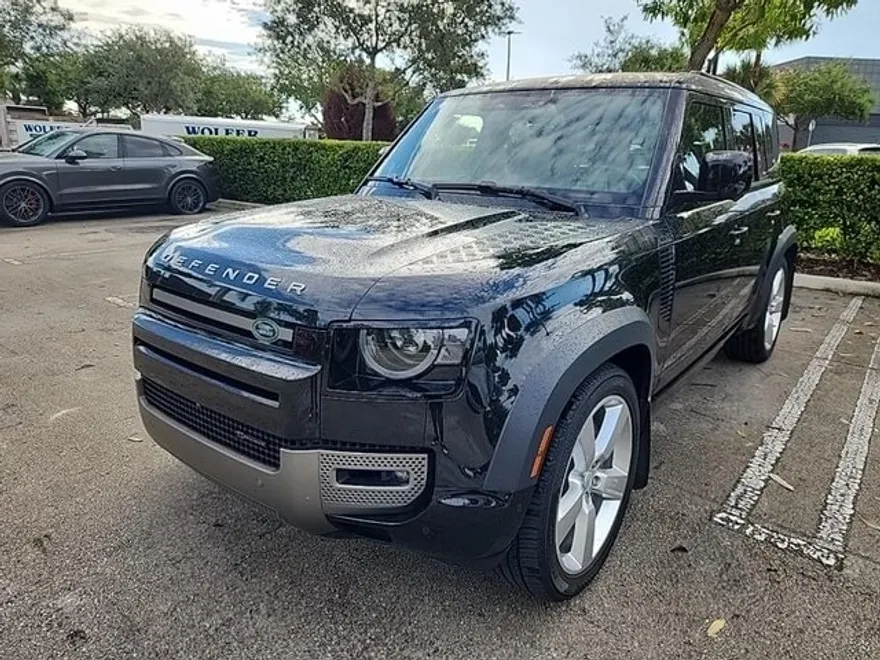 2023 Land Rover Defender 110 X-Dynamic SE photo 1