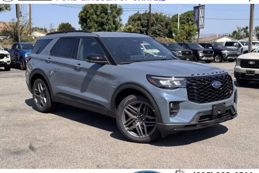 2025 Ford Explorer ST photo 1