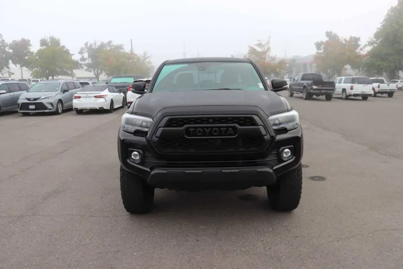2023 Toyota Tacoma TRD V6 photo 1