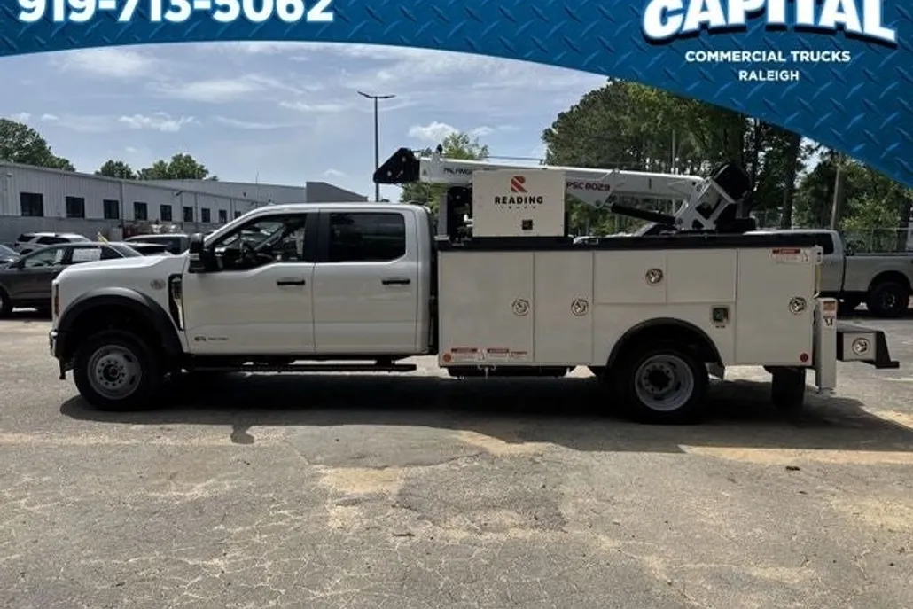2024 Ford F-550 photo 1