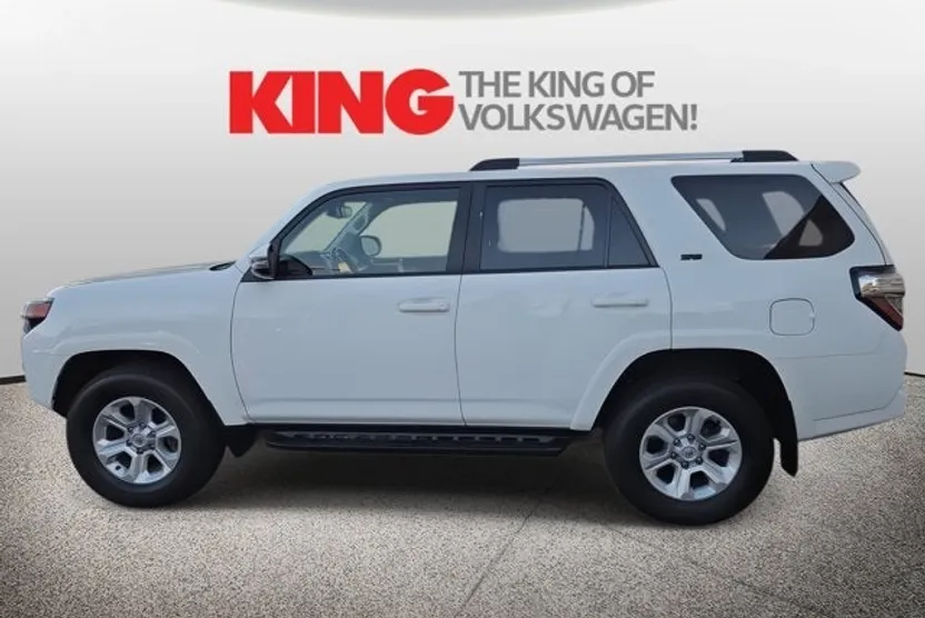 2023 Toyota 4Runner SR5 photo 1