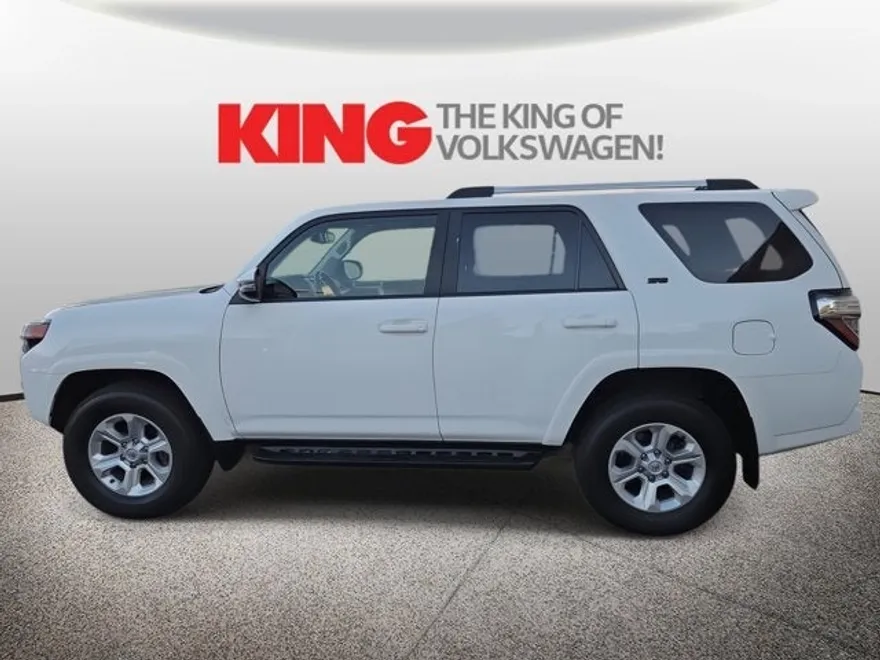 2023 Toyota 4Runner SR5 photo 1