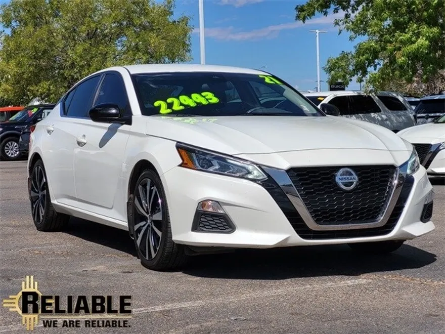 2021 Nissan Altima SR photo 1