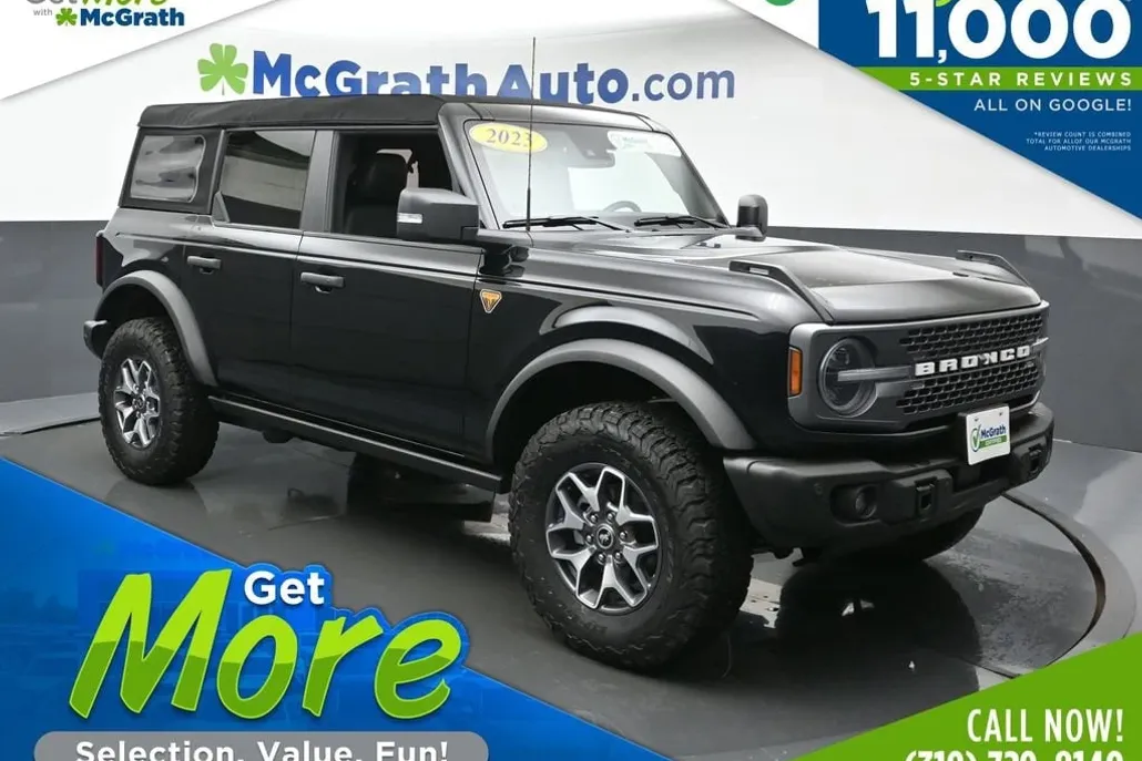 2023 Ford Bronco Base photo 1