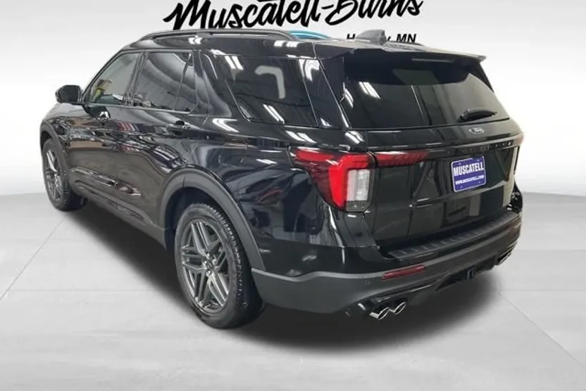 2025 Ford Explorer ST photo 1