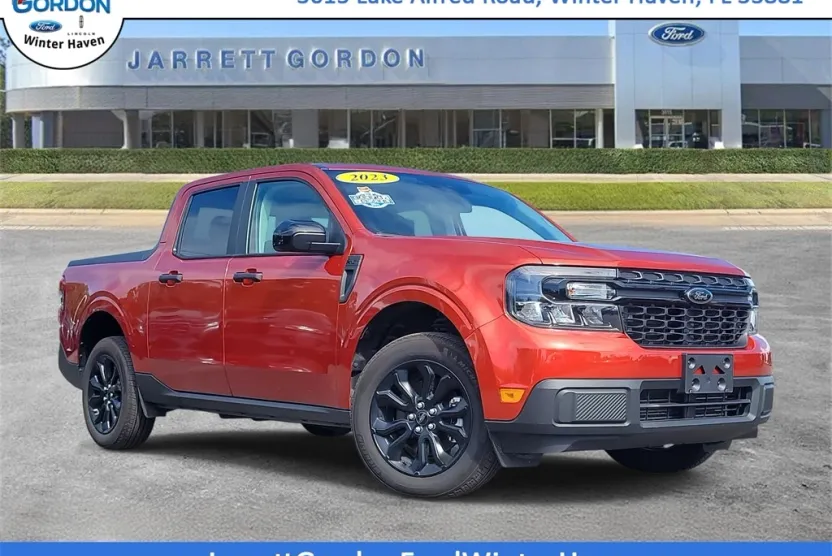 2023 Ford Maverick XLT photo 1