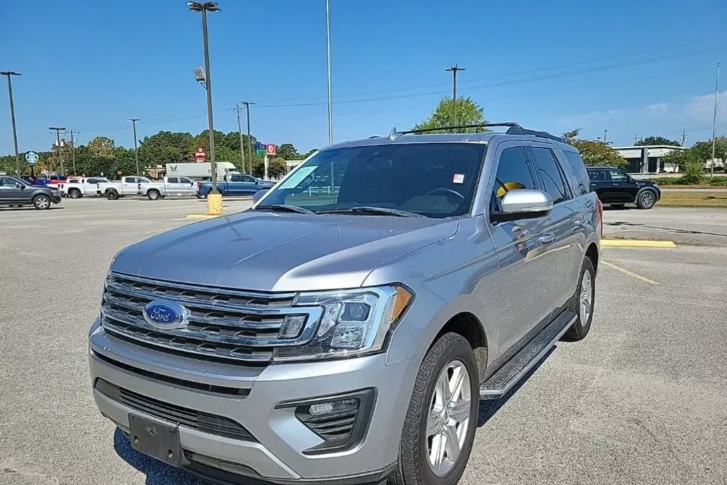 2020 Ford Expedition XLT photo 1