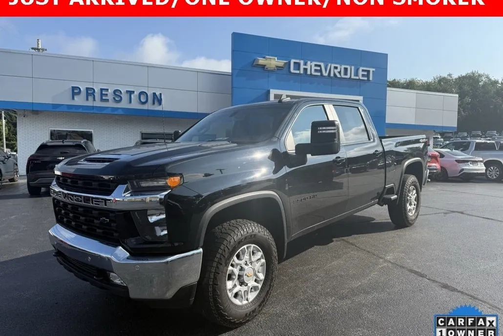 2022 Chevrolet Silverado 3500HD LT photo 1
