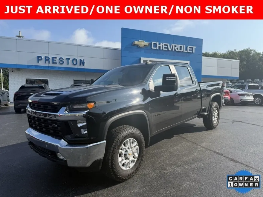 2022 Chevrolet Silverado 3500HD LT photo 1