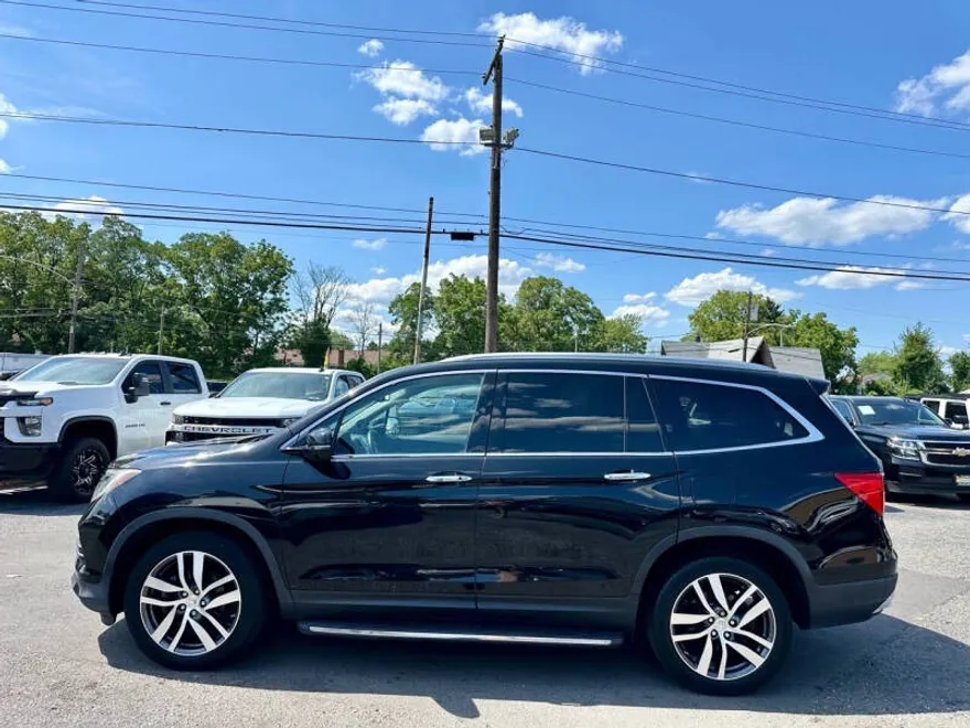 2016 Honda Pilot Elite photo 1