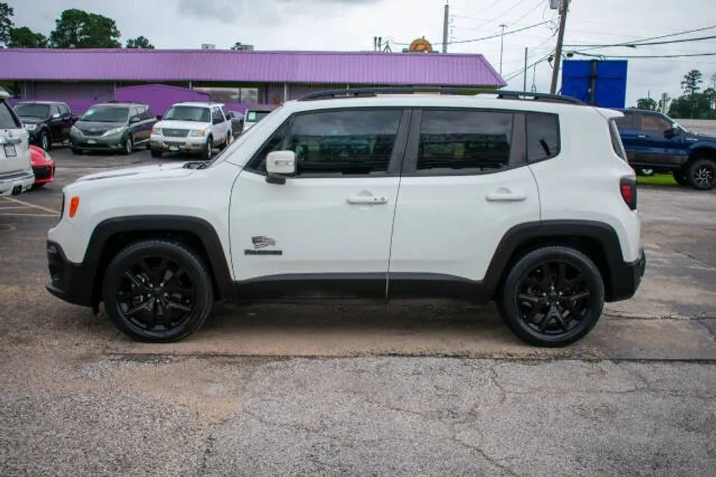 2017 Jeep Renegade Latitude North Edition photo 1