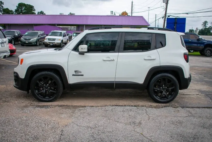 2017 Jeep Renegade Latitude North Edition photo 1