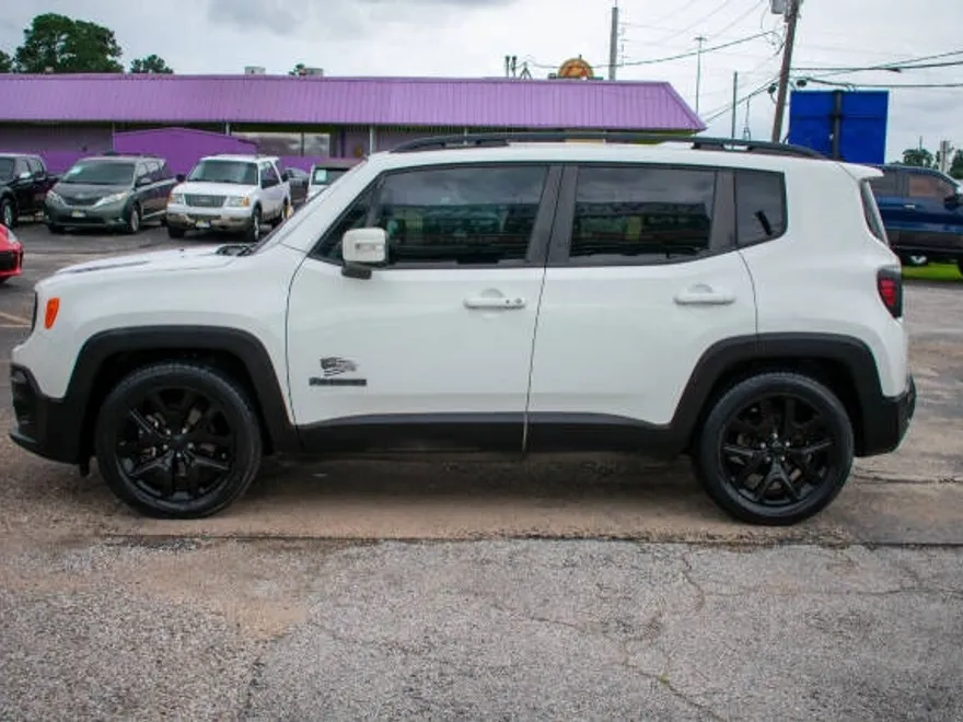 2017 Jeep Renegade Latitude North Edition photo 1