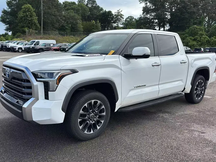2024 Toyota Tundra Limited CrewMax photo 1