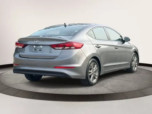 2018 Hyundai Elantra SEL photo 4