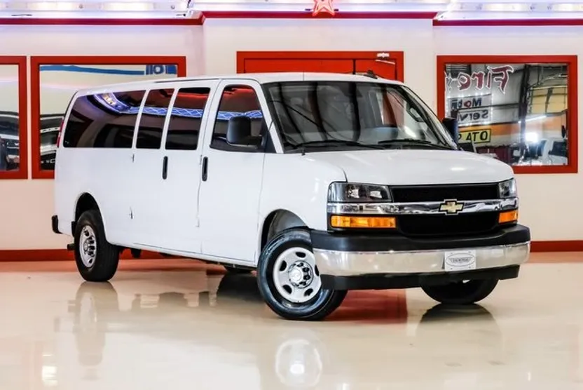 2022 Chevrolet Express LT 3500 photo 1