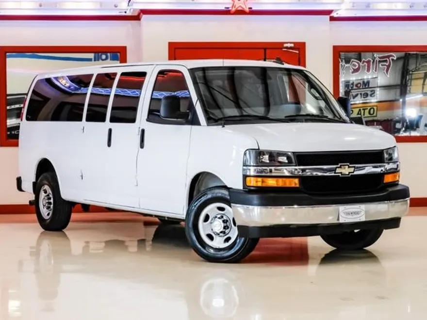 2022 Chevrolet Express LT 3500 photo 1
