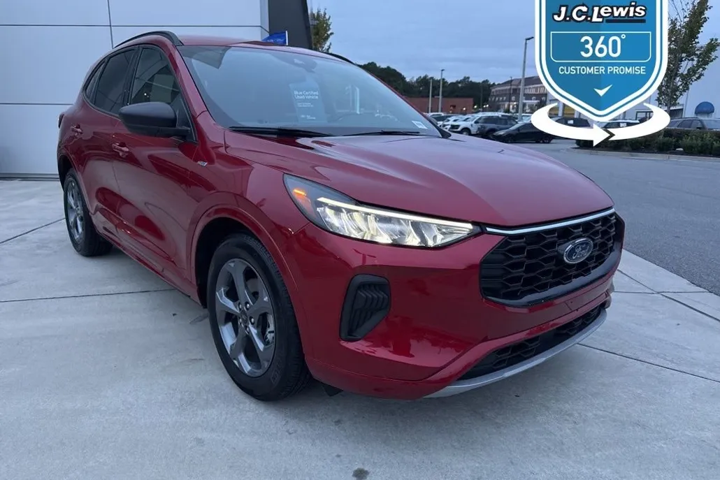 2023 Ford Escape ST-Line photo 1