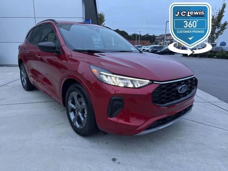 2023 Ford Escape ST-Line photo 1