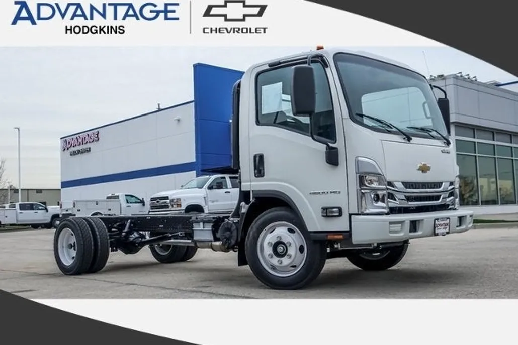 2025 Chevrolet Silverado 4500HD Base photo 1