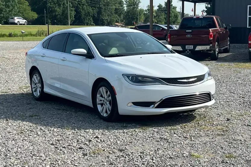 2015 Chrysler 200 Limited photo 1