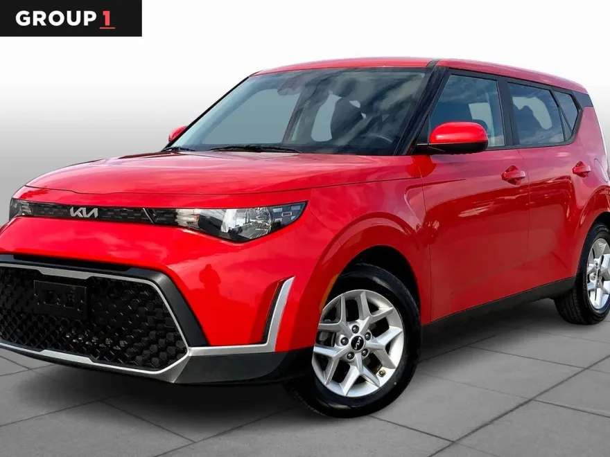 2023 Kia Soul LX photo 1