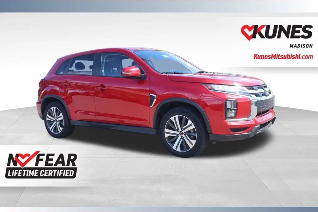 2024 Mitsubishi Outlander Sport ES photo 1