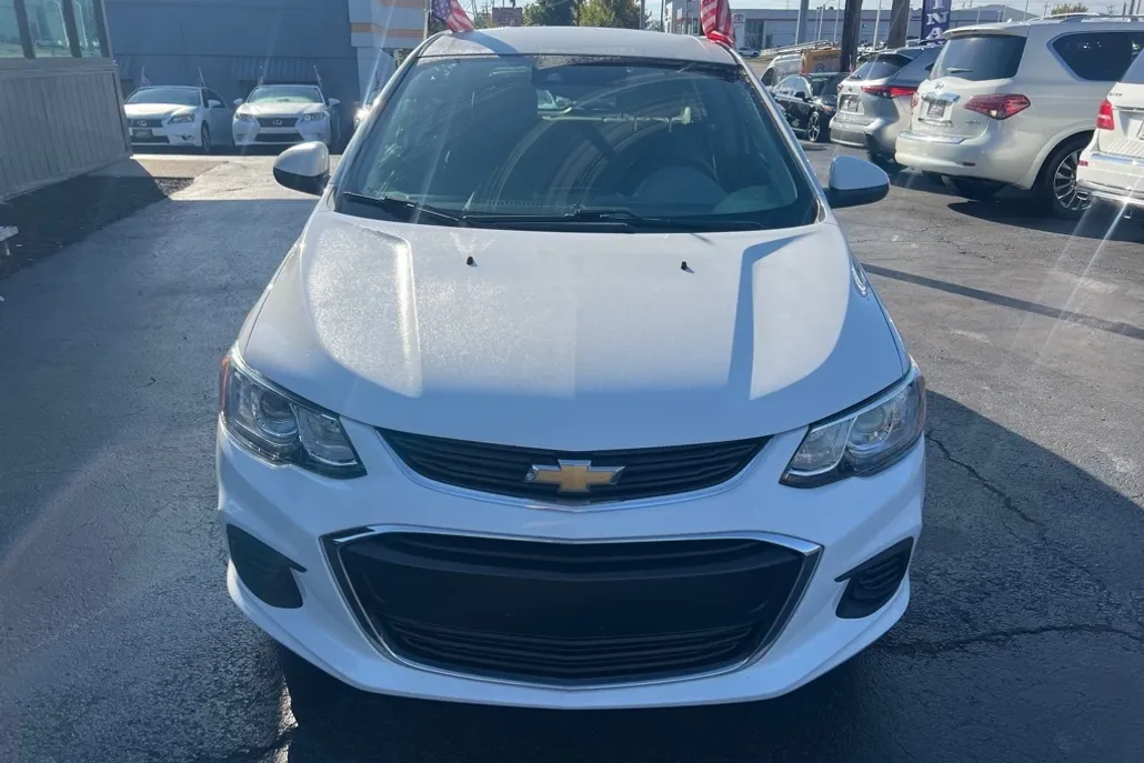 2020 Chevrolet Sonic LT photo 1