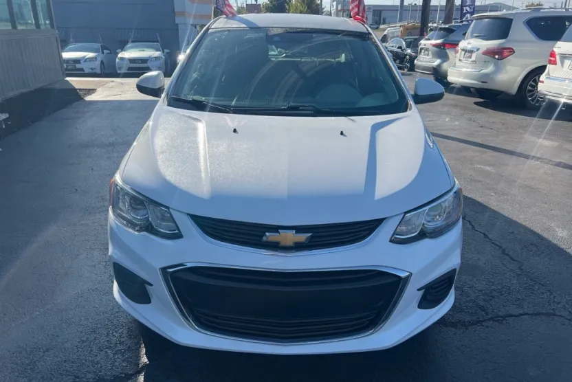 2020 Chevrolet Sonic LT photo 1