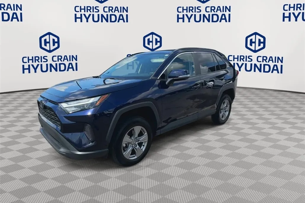 2024 Toyota RAV4 XLE photo 1