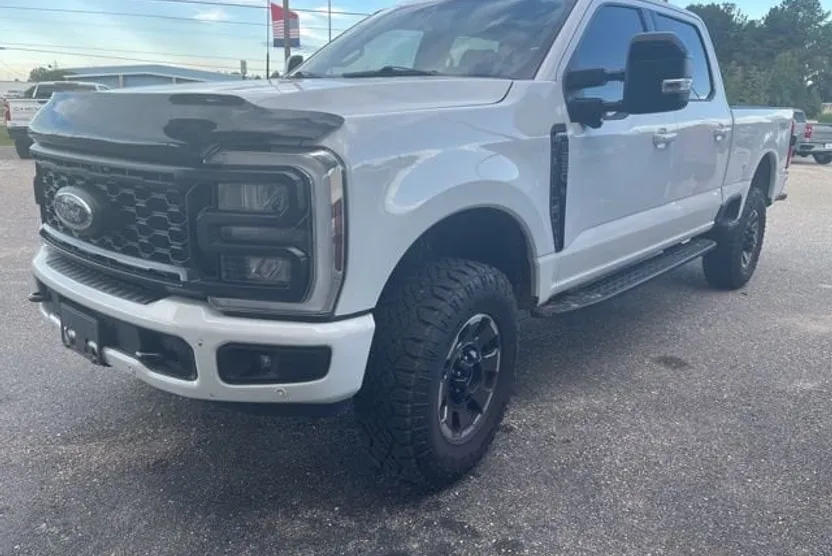 2024 Ford F-250 Lariat photo 1