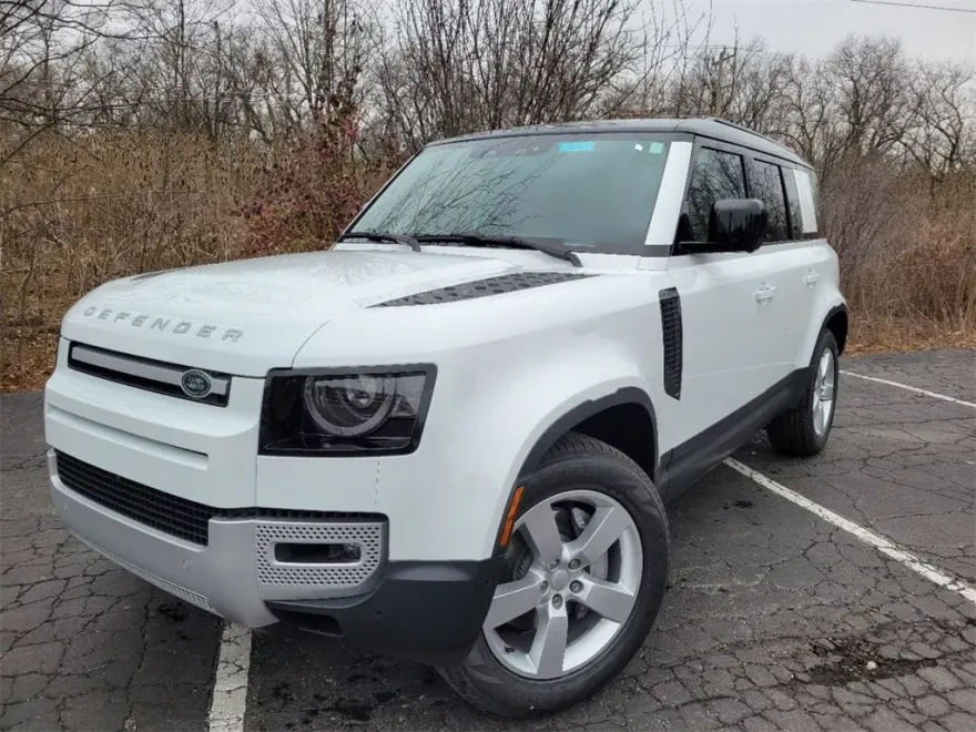 2025 Land Rover Defender 110 S photo 1